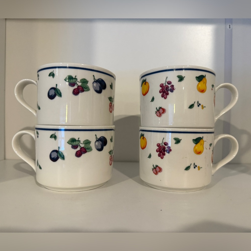 Farberware Samara 3808 Pattern - Bright Colorful Fruit and Berries Set of 4